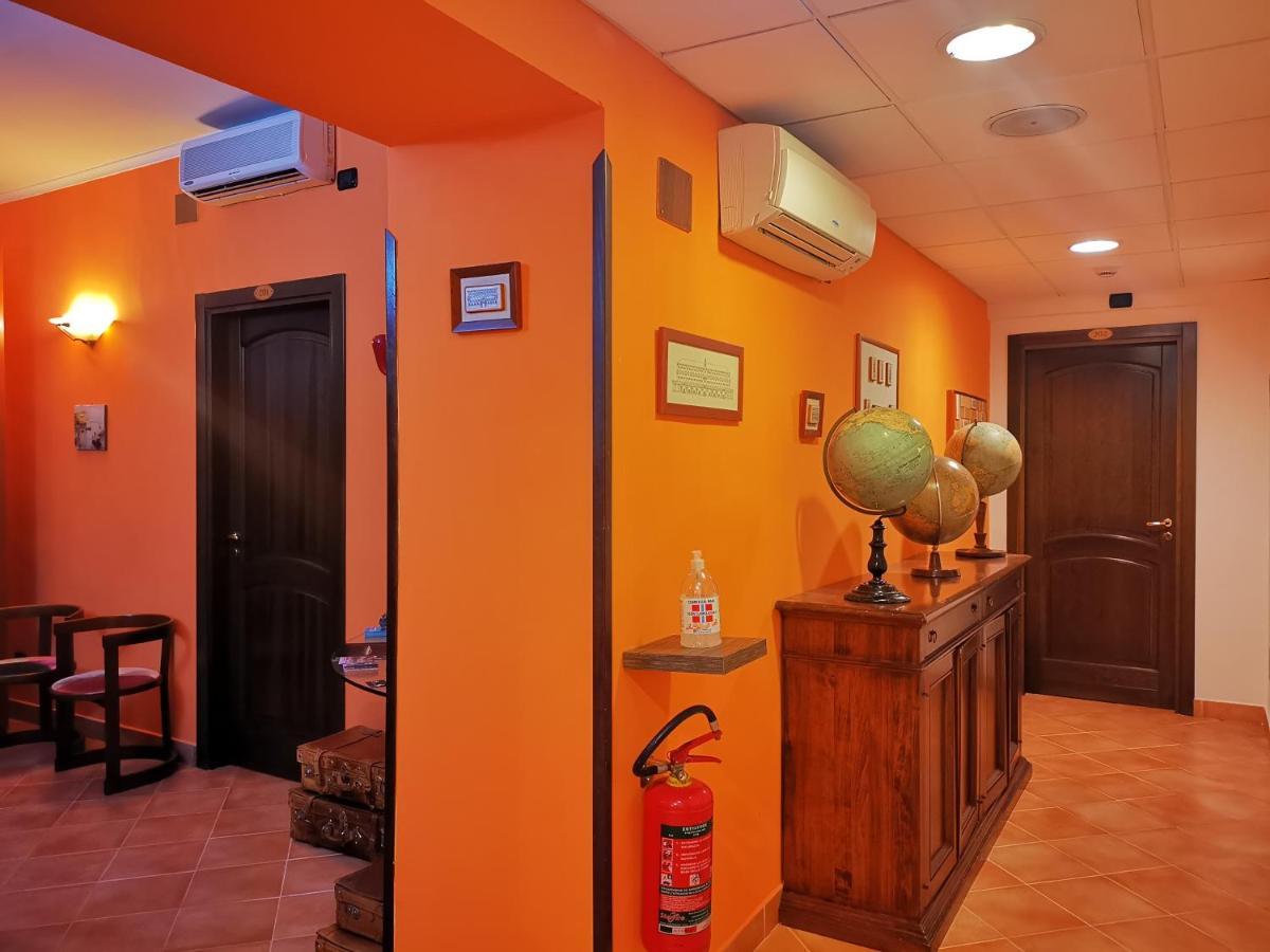 Hotel Neapolis Екстер'єр фото