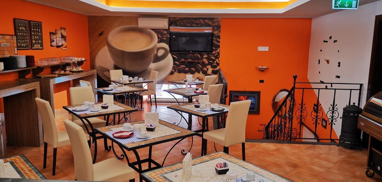 Hotel Neapolis Екстер'єр фото